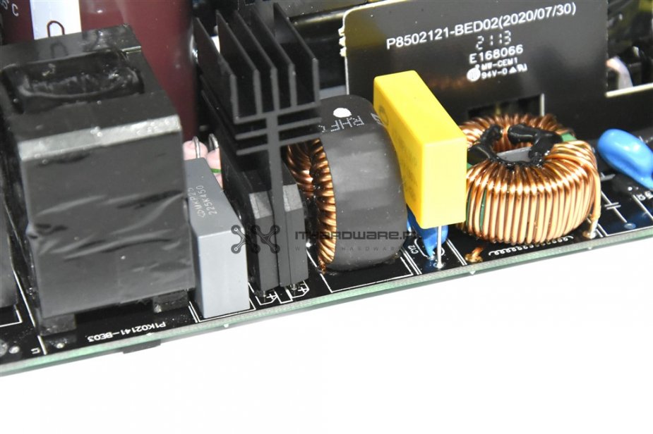 Gigabyte GP-UD1000GM PG5