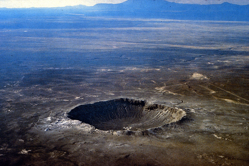 Zdjęcie lotnicze krateru Barringer, który powstał po uderzeniu 50 metrowej asteroidy