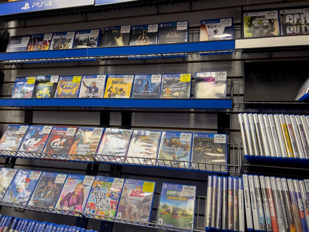 Na PS4 w Europie sprzedało się więcej gier niż na Xbox Series X/S