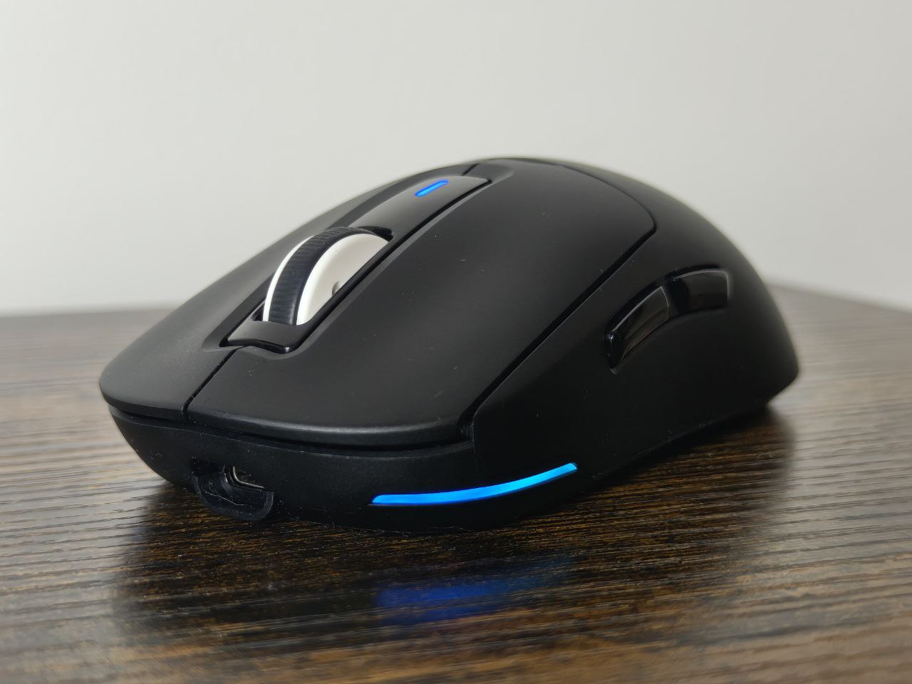 Genesis Zircon 660 Pro