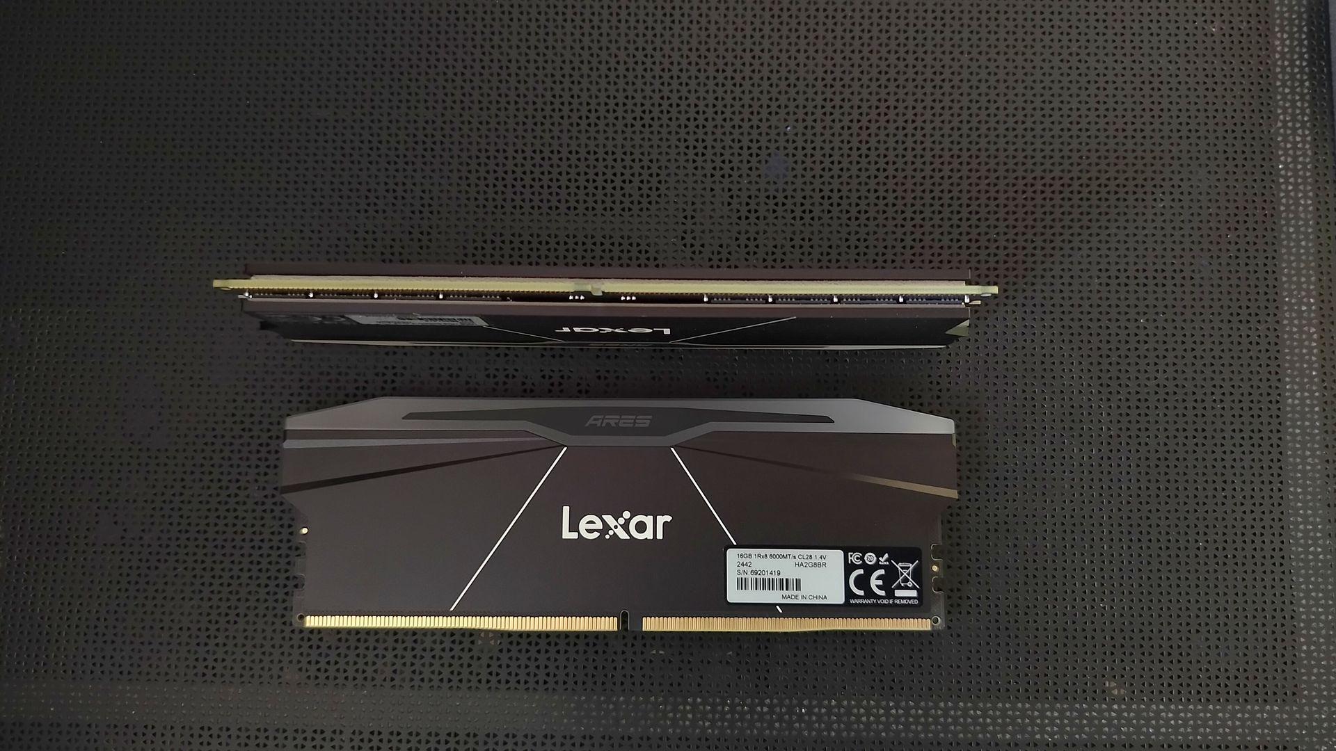 Test Lexar ARES RGB 2x16 GB 6000 MHz CL 28. Doskonały radiator i kości A-die