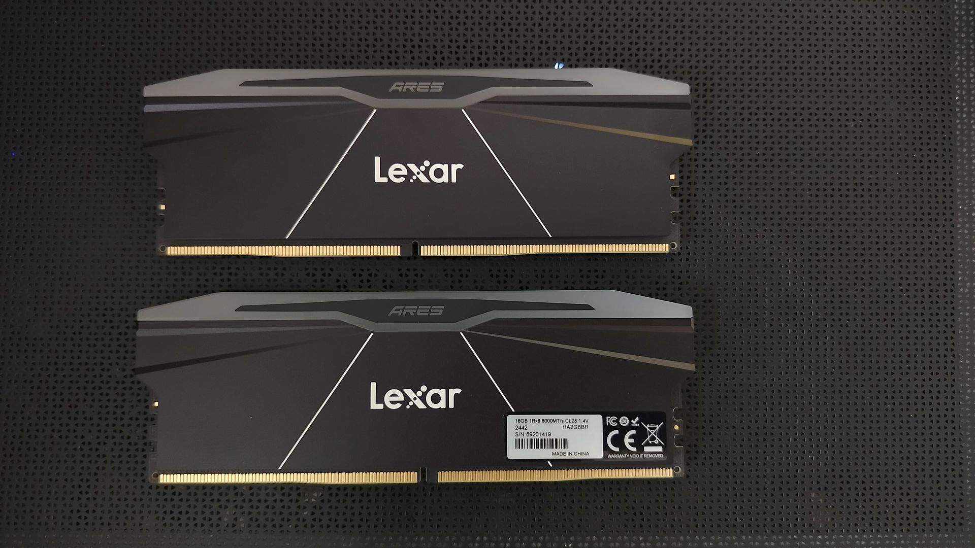 Test Lexar ARES RGB 2x16 GB 6000 MHz CL 28. Doskonały radiator i kości A-die