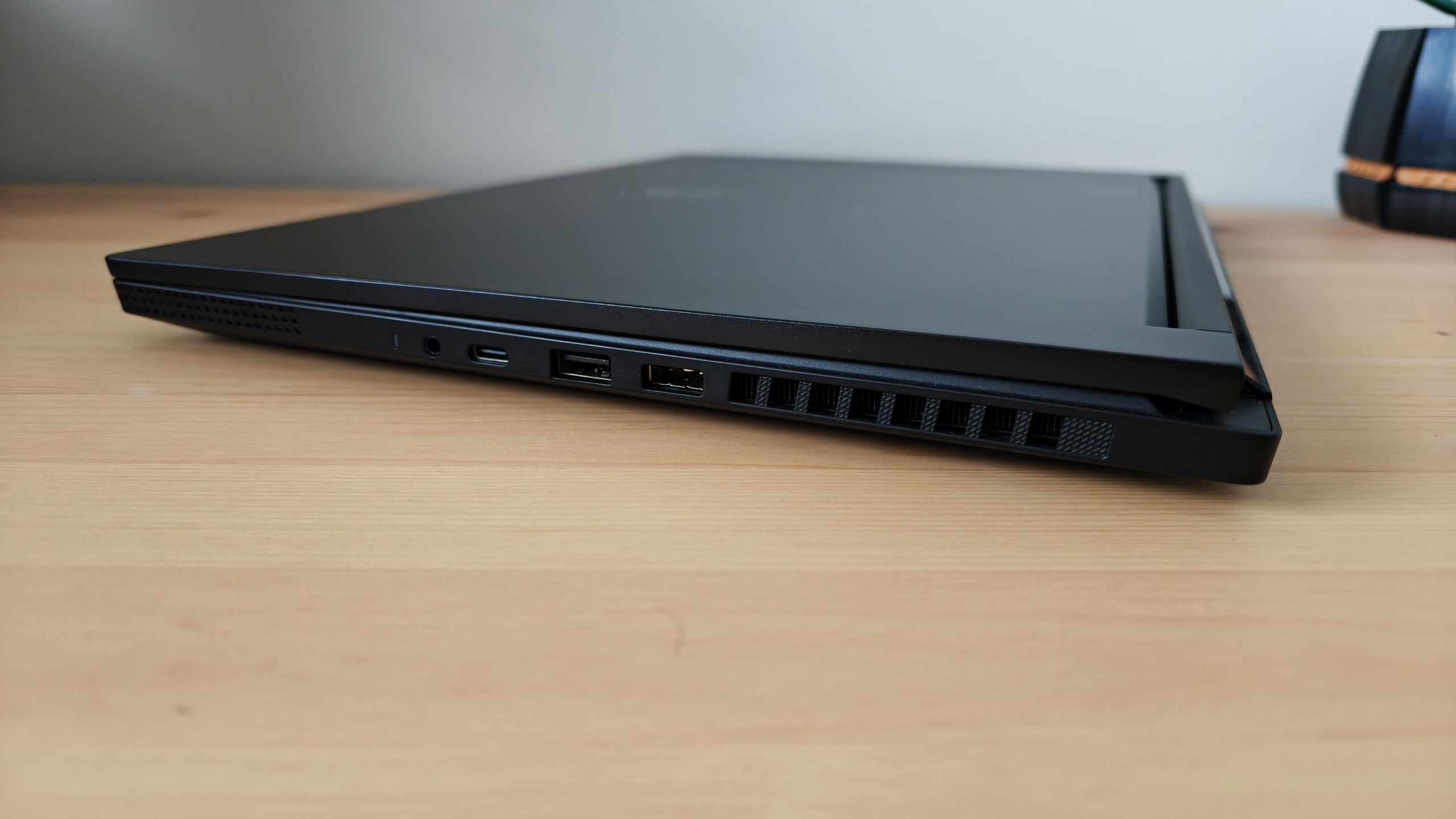 MSI Stealth A16 AI+