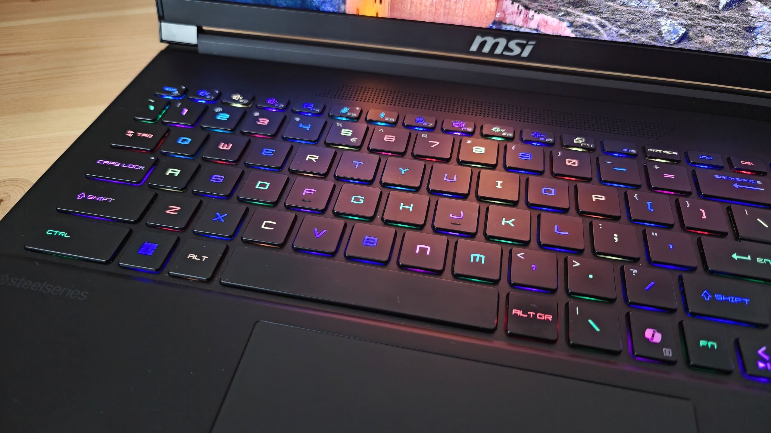 MSI Stealth A16 AI+