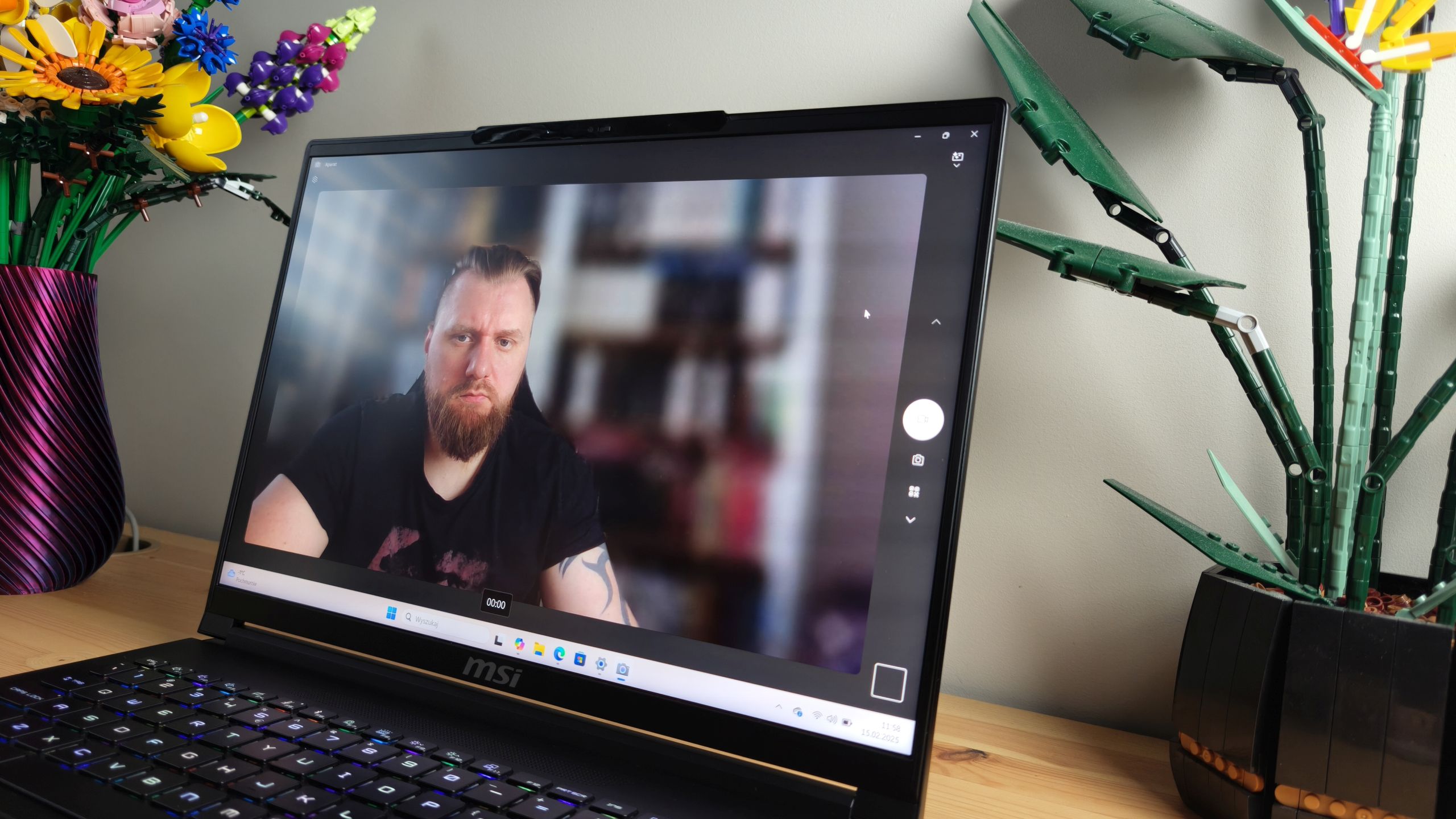 MSI Stealth A16 AI+