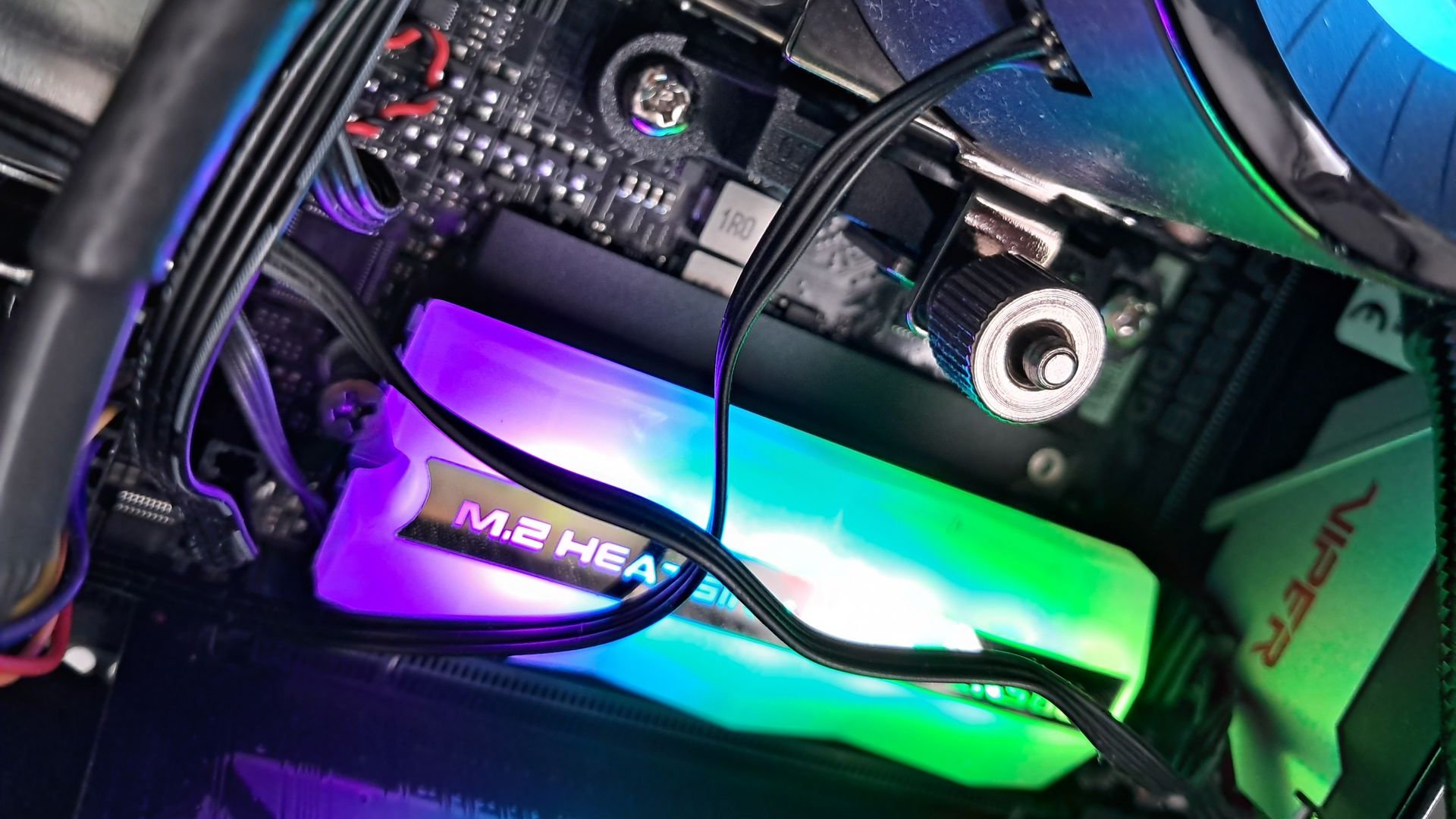 Tani radiator na SSD też poprawi sytuację