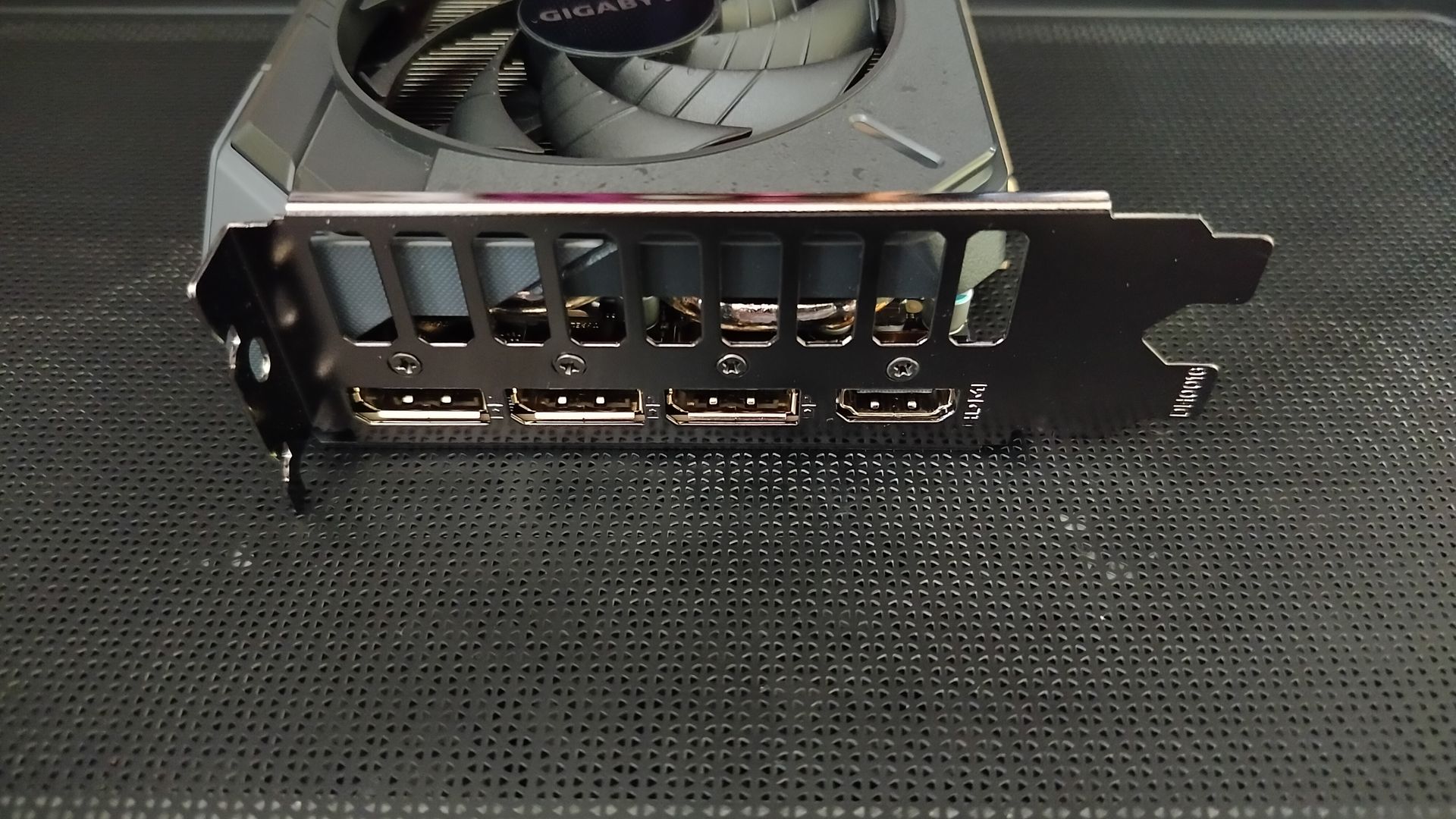 Test GIGABYTE GeForce RTX 5060 GAMING OC. Mocne chłodzenie, choć w niemałej cenie