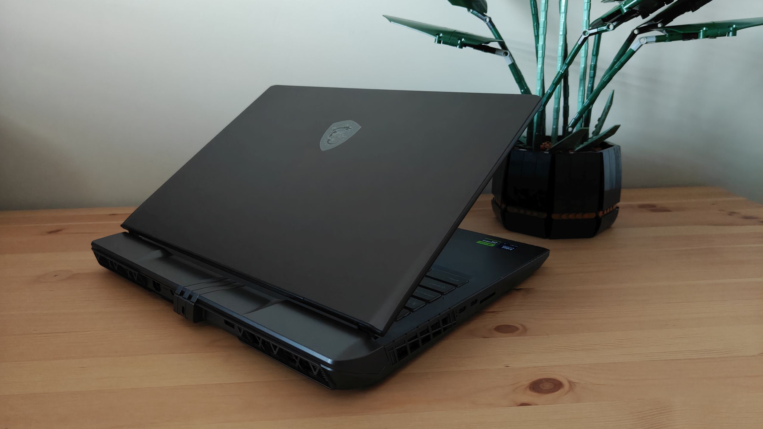 MSI Vector 16 HX AI