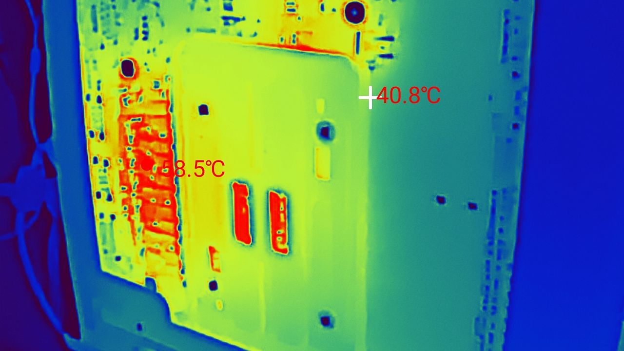 Widok z kamery termowizyjnej - cooler box