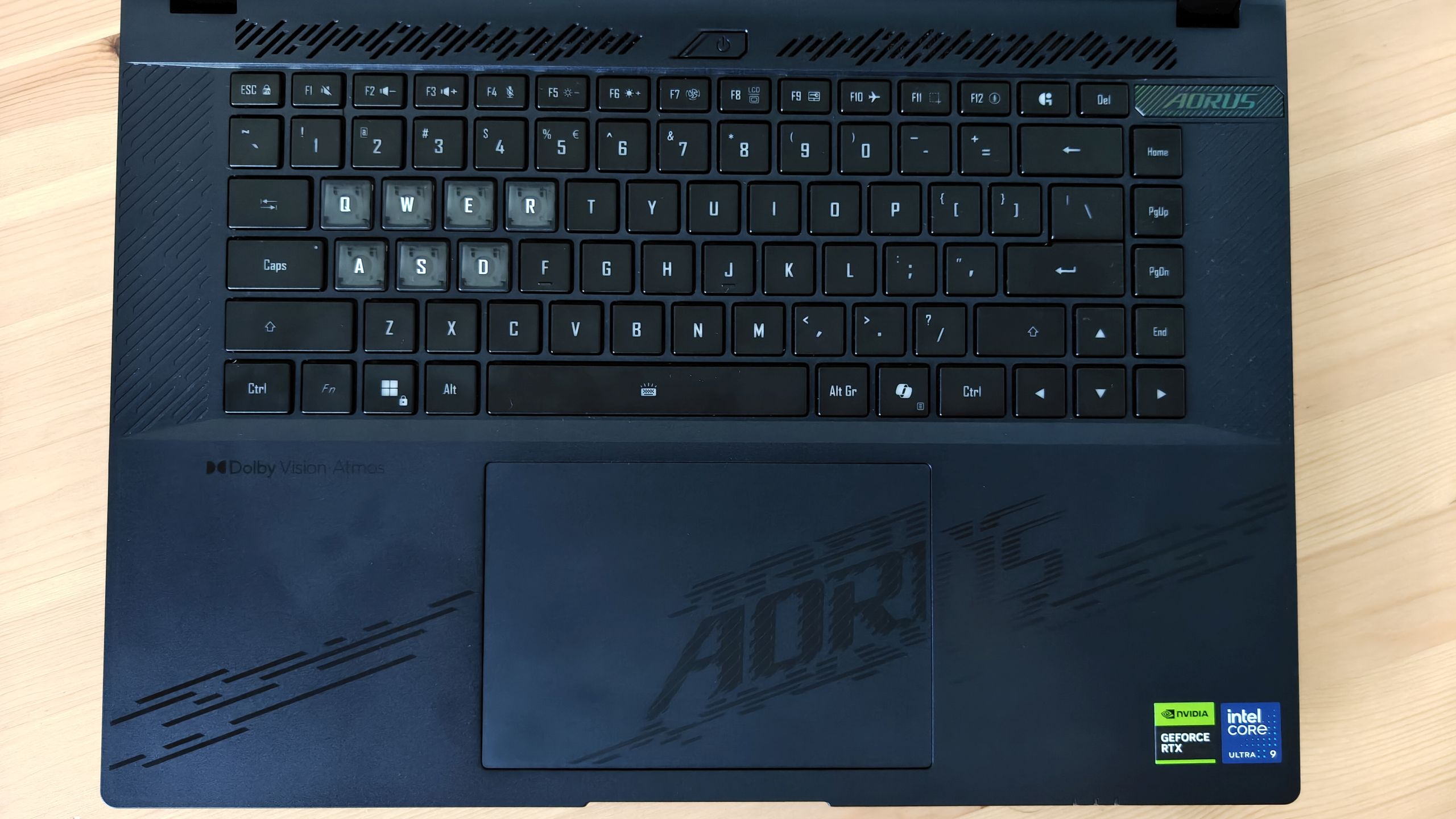 Gigabyte Aorus Master 16 (AM6H)