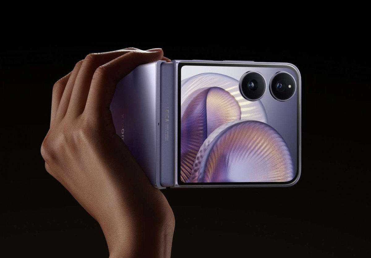 Xiaomi MIX Flip 2