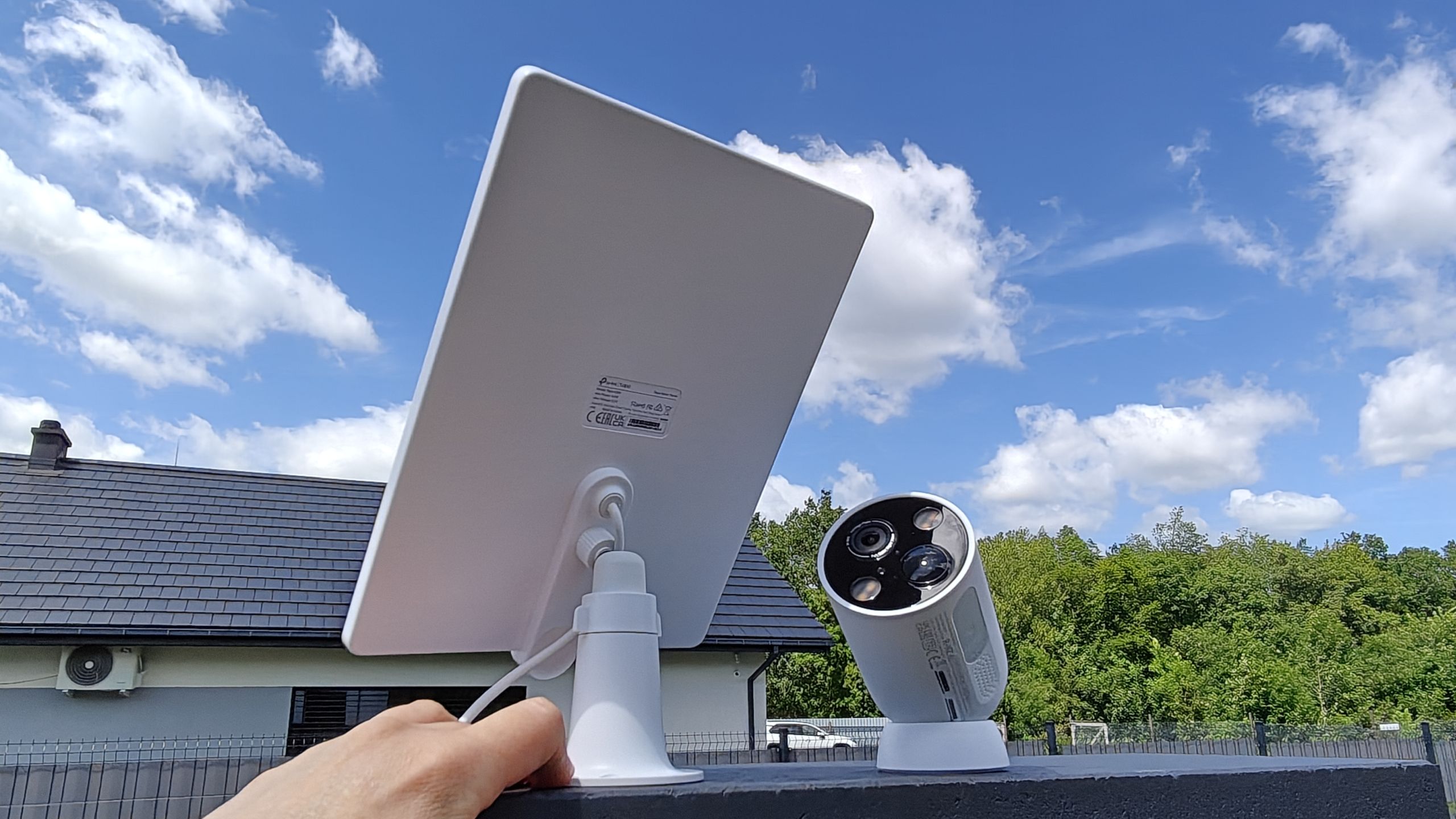 TP-Link Tapo C425 z panelem A200