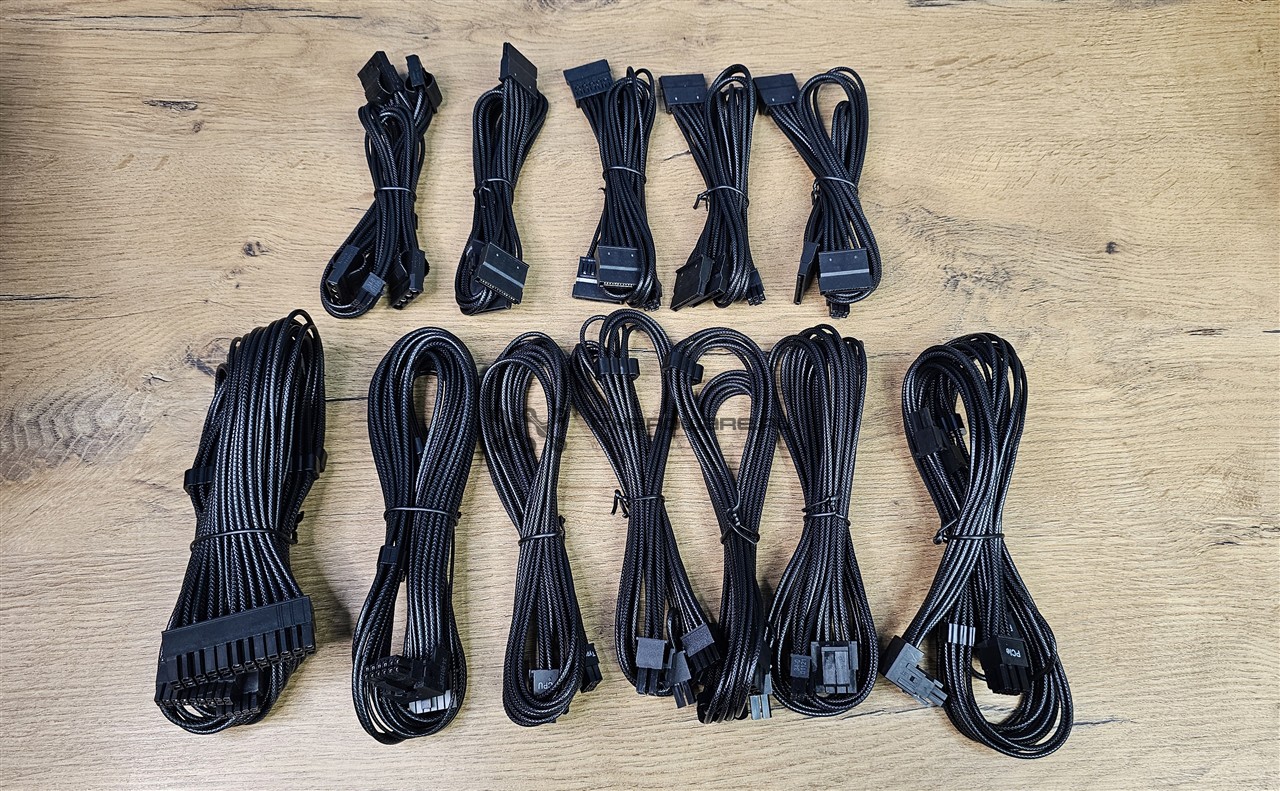Corsair RM1000x Shift 2025 cables
