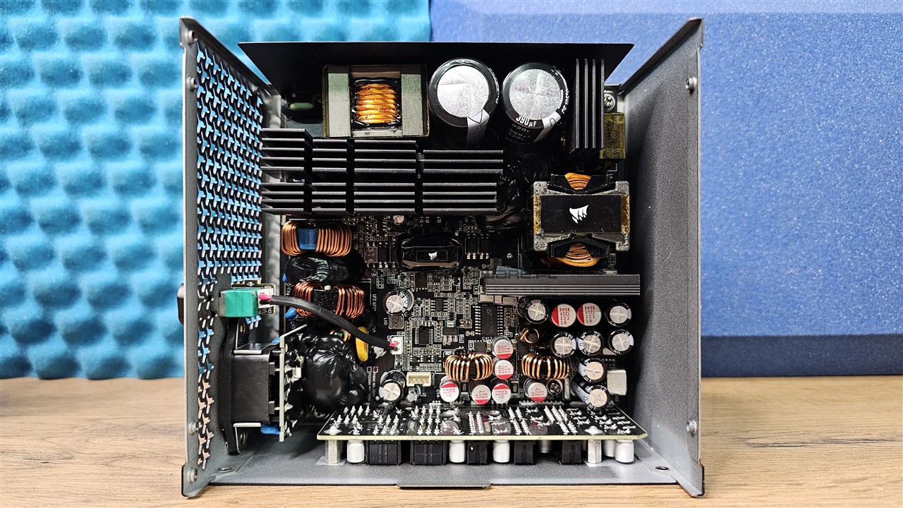 Corsair RM1000x Shift (2025)