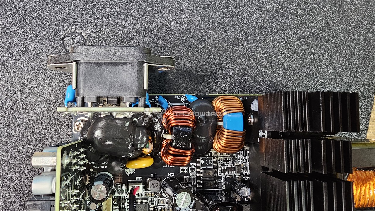 Corsair RM1000x Shift (2025)