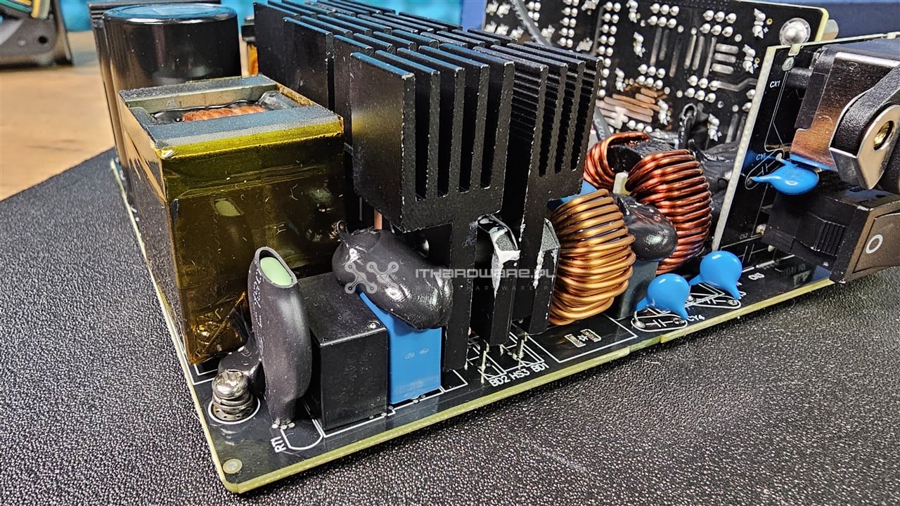 Corsair RM1000x Shift (2025)