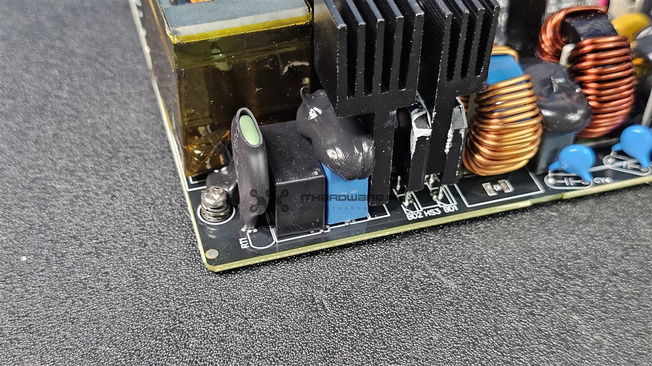 Corsair RM1000x Shift (2025)