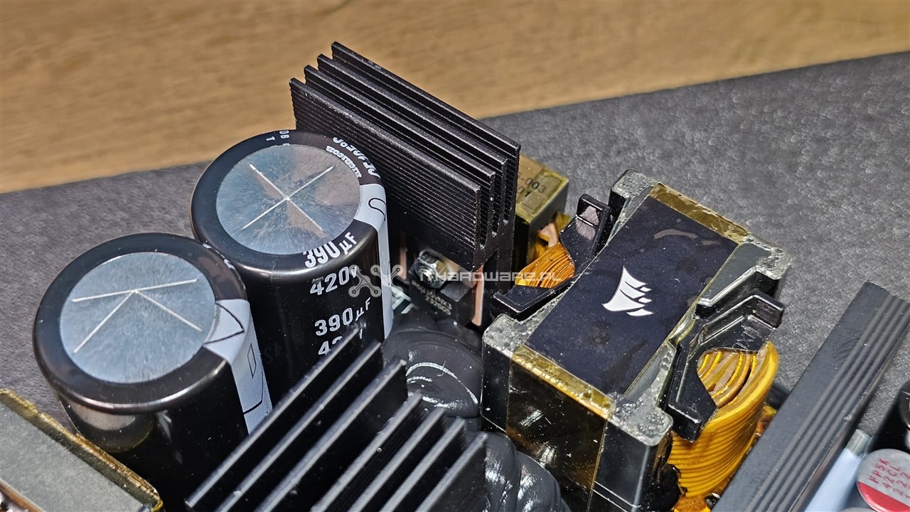 Corsair RM1000x Shift (2025)