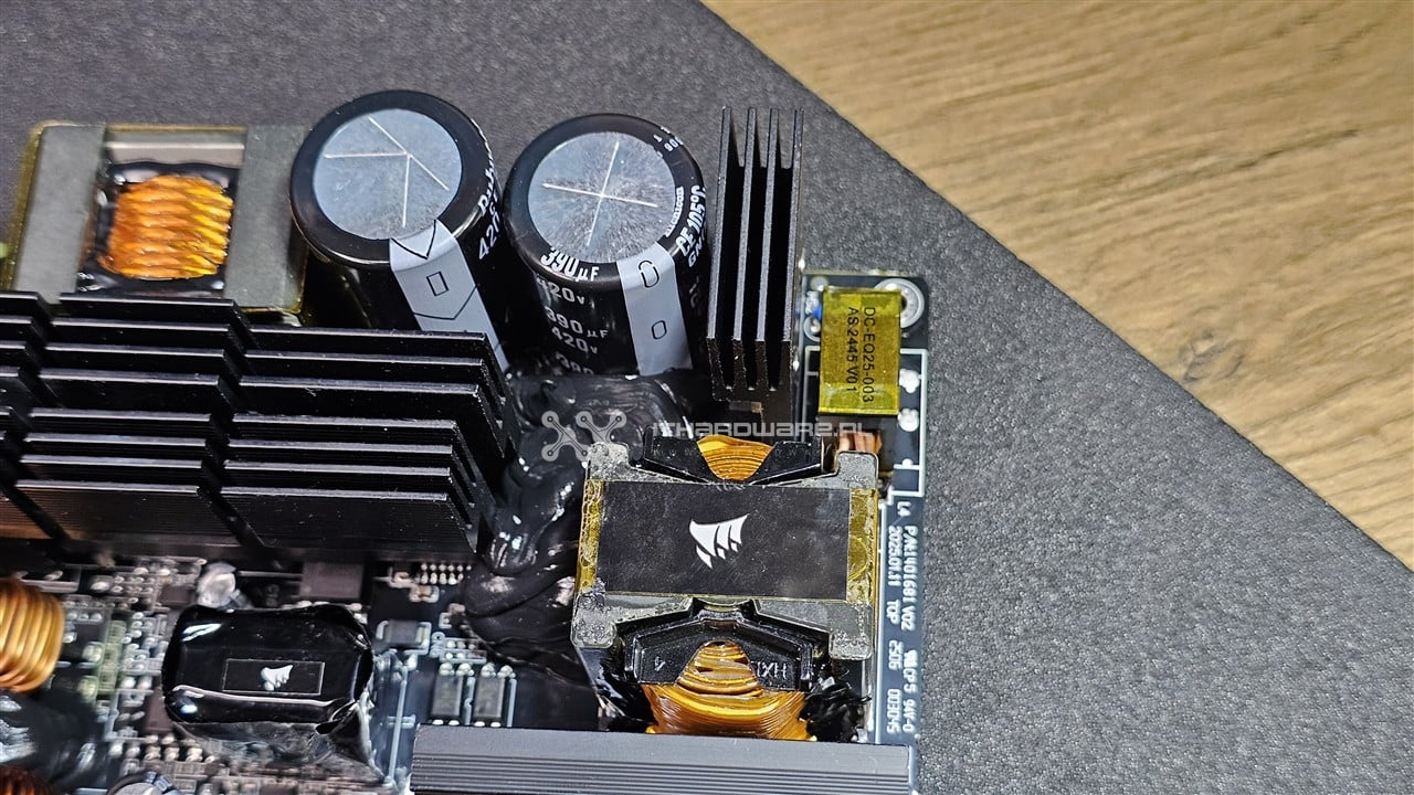 Corsair RM1000x Shift (2025)