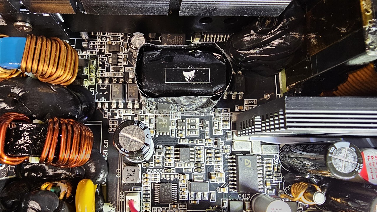 Corsair RM1000x Shift (2025)