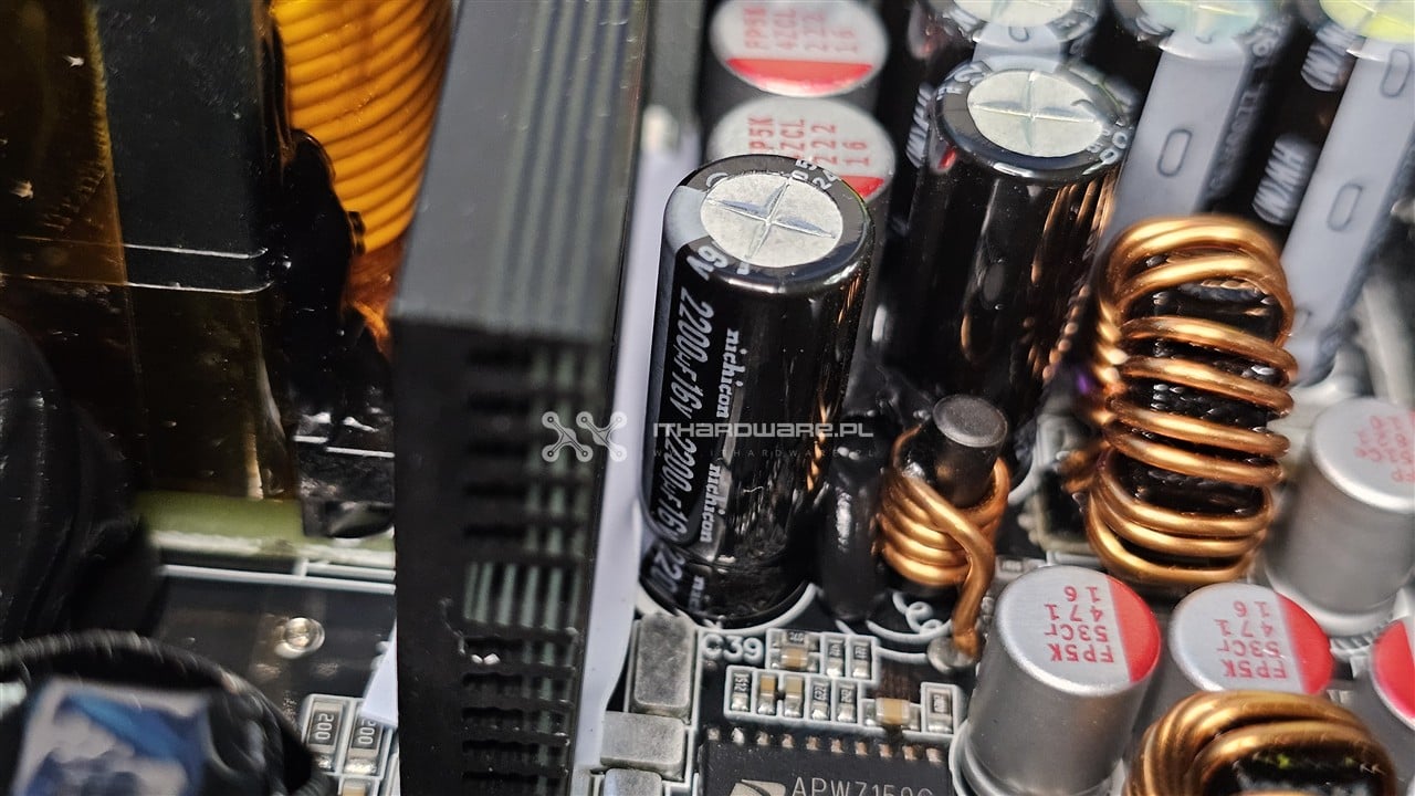 Corsair RM1000x Shift (2025)