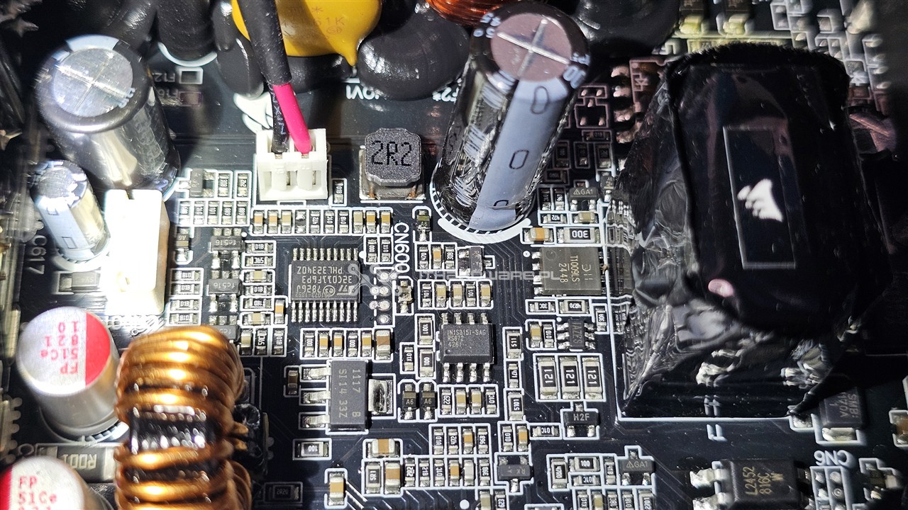 Corsair RM1000x Shift (2025)