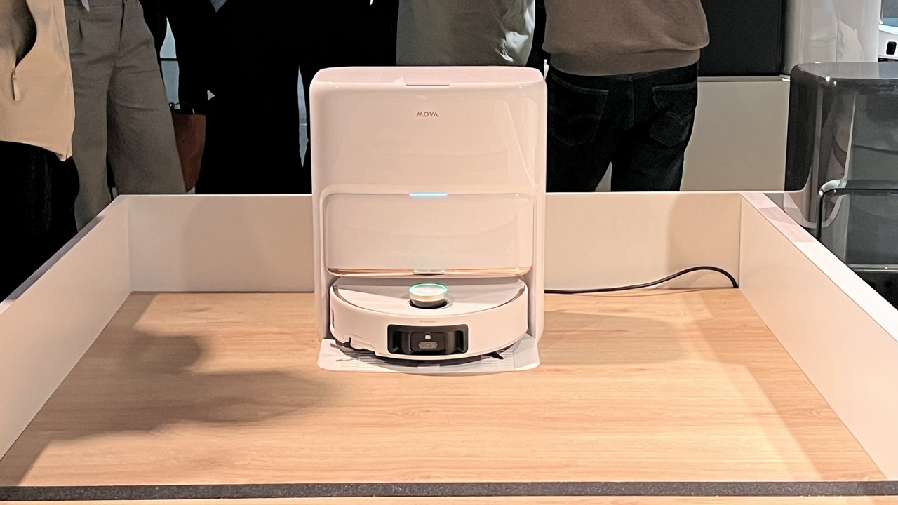 MOVA robot sprzątający