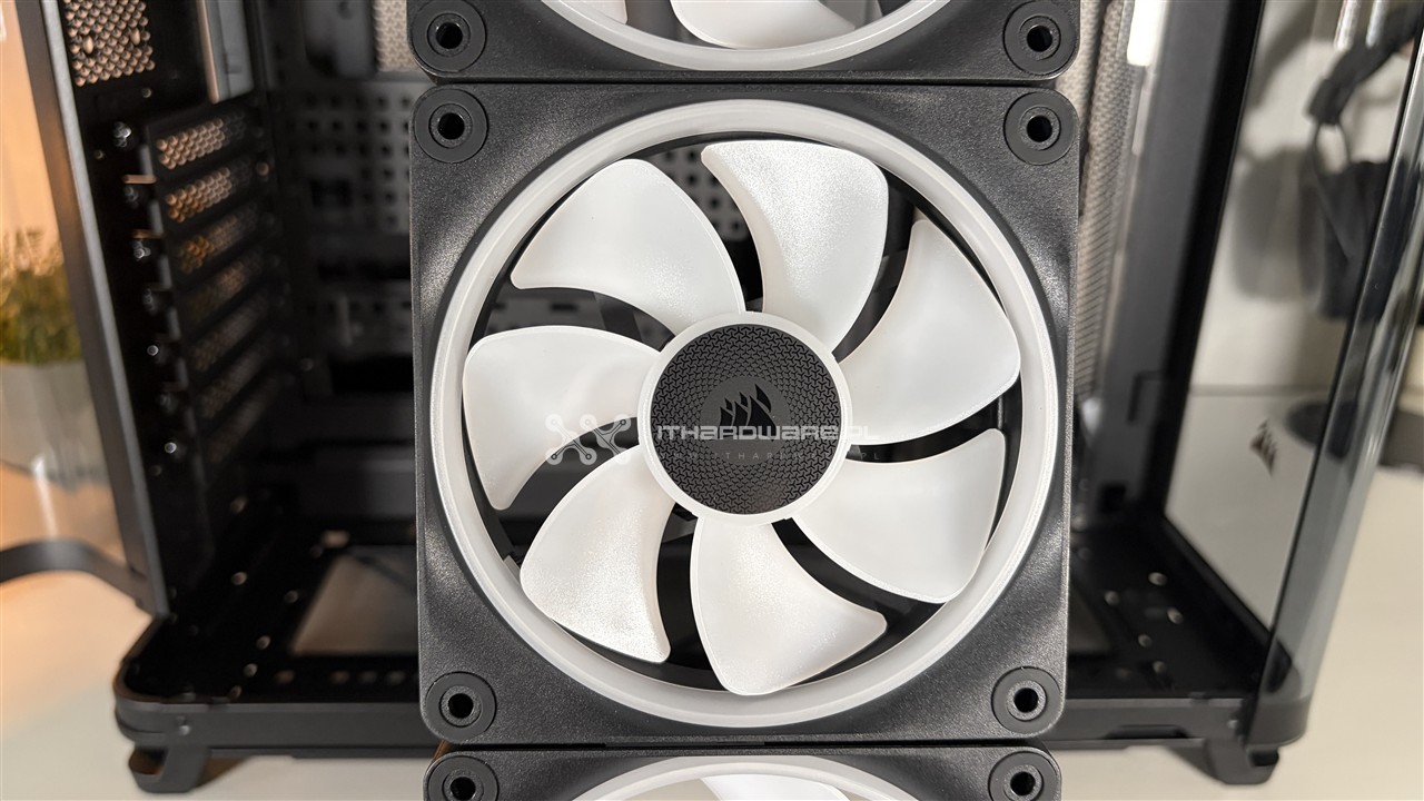 Obudowa Corsair Air 5400