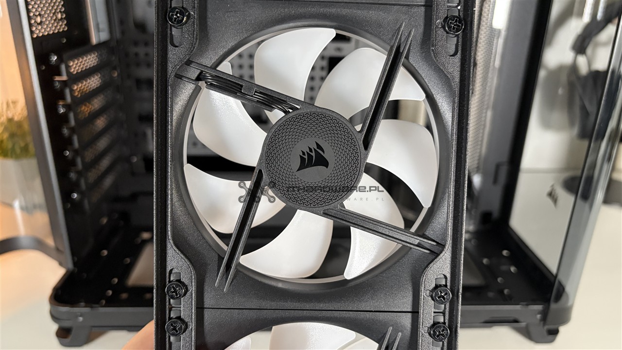 Obudowa Corsair Air 5400