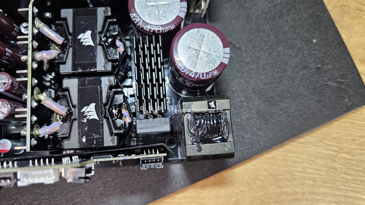 Corsair HX1200i Shift (2025)