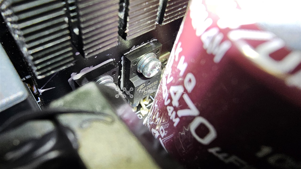 Corsair HX1200i Shift (2025)