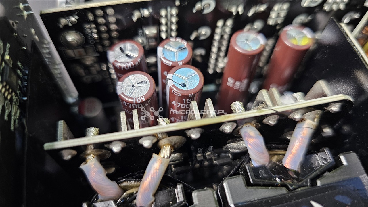 Corsair HX1200i Shift (2025)