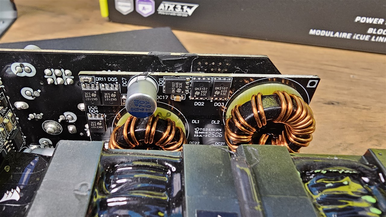 Corsair HX1200i Shift (2025)