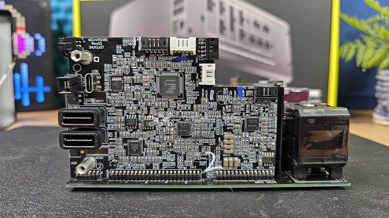 Corsair HX1200i Shift (2025)