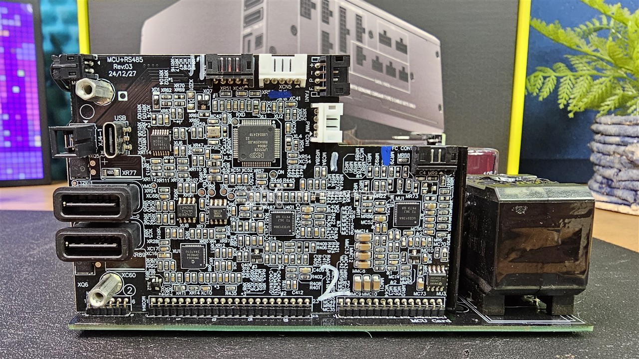 Corsair HX1200i Shift (2025)