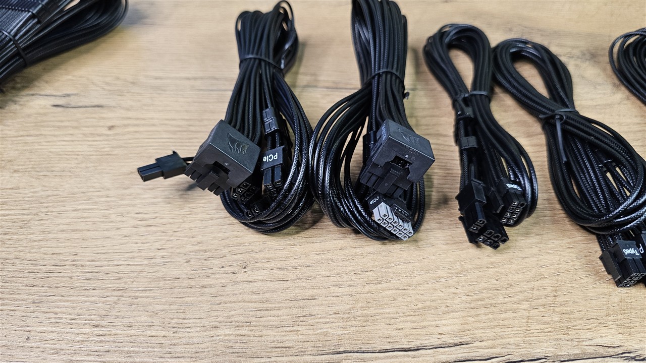 Corsair HX1200i Shift 2025 cables