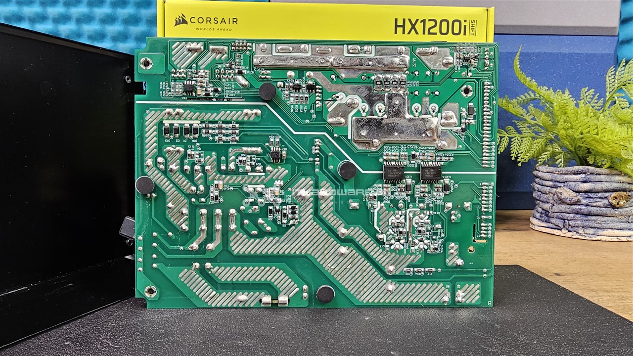 Corsair HX1200i Shift (2025)