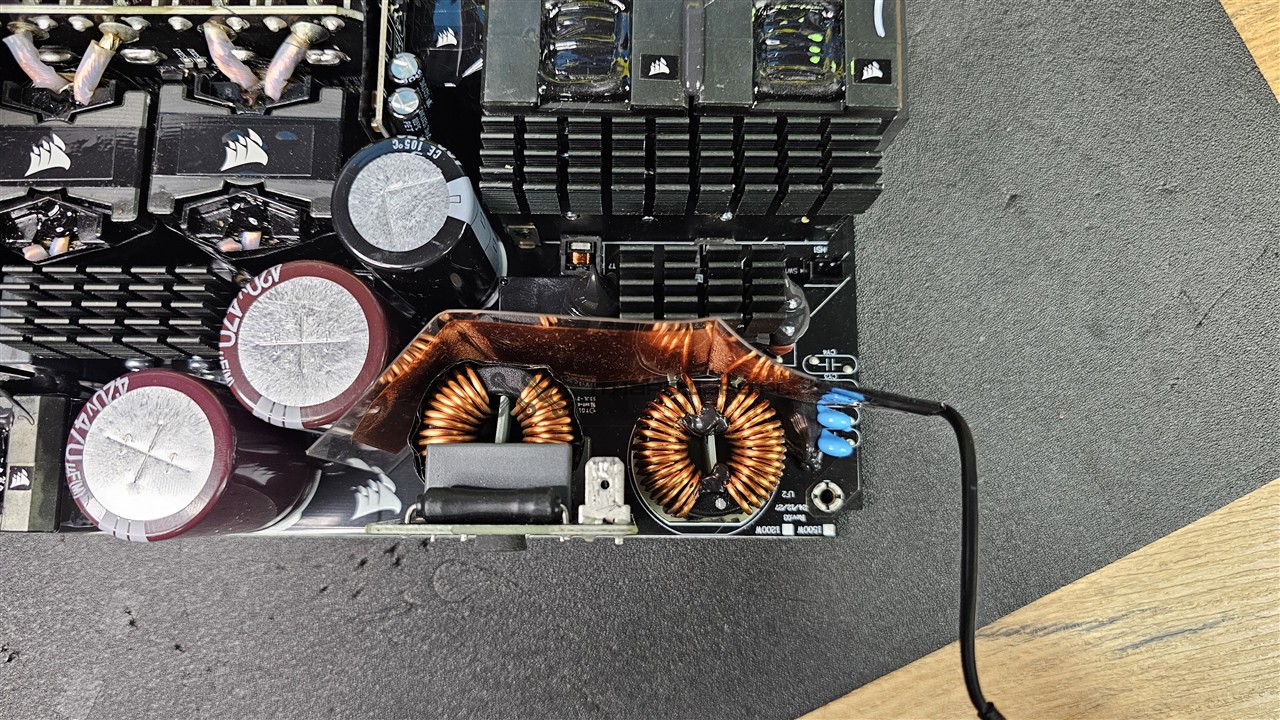 Corsair HX1200i Shift (2025)