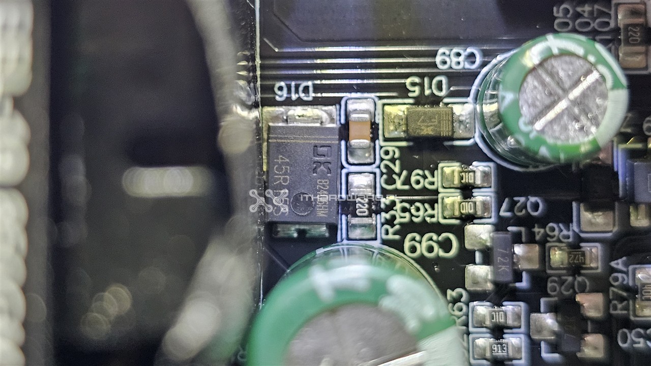 SMX Okame G3 1200 W – strona wtórna