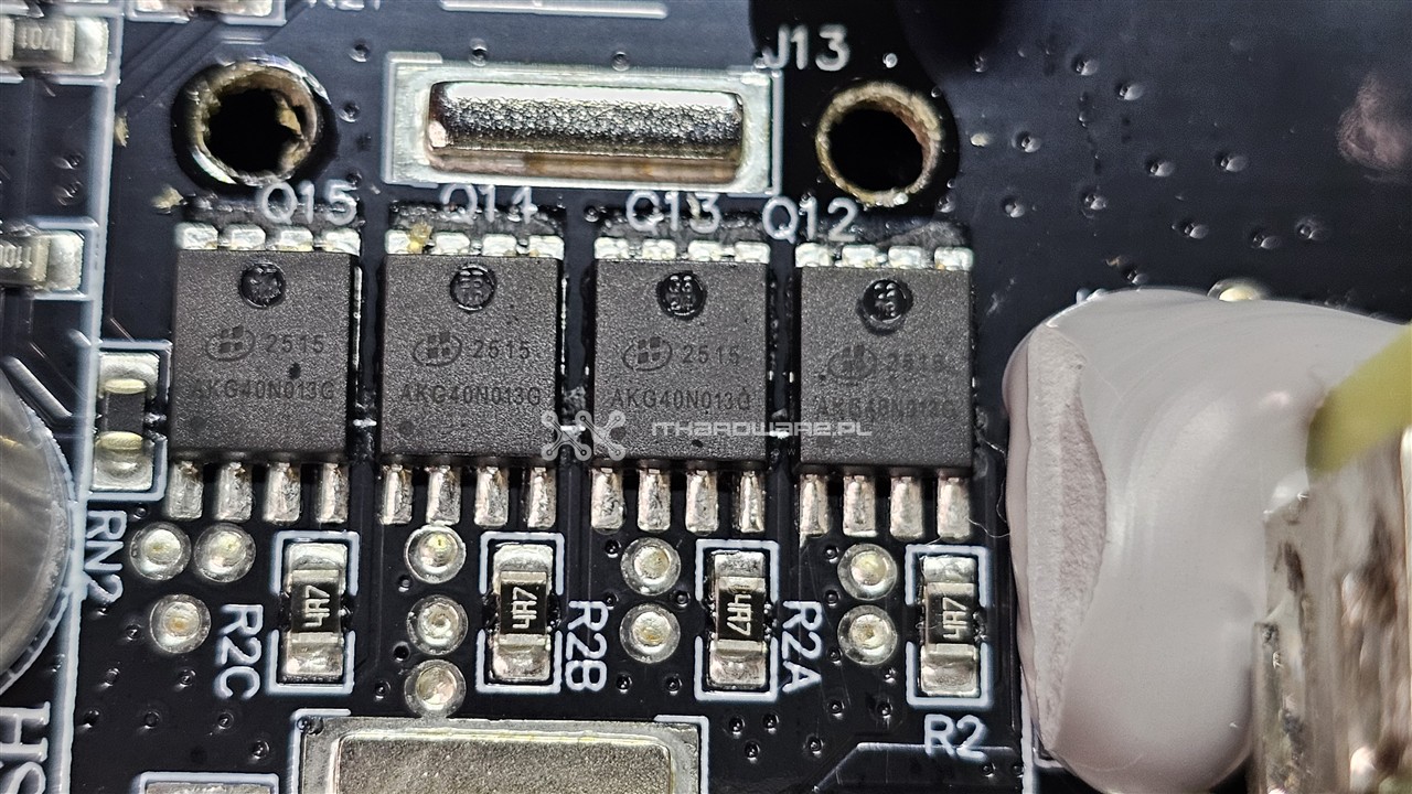 SMX Okame G3 1200 W – strona wtórna