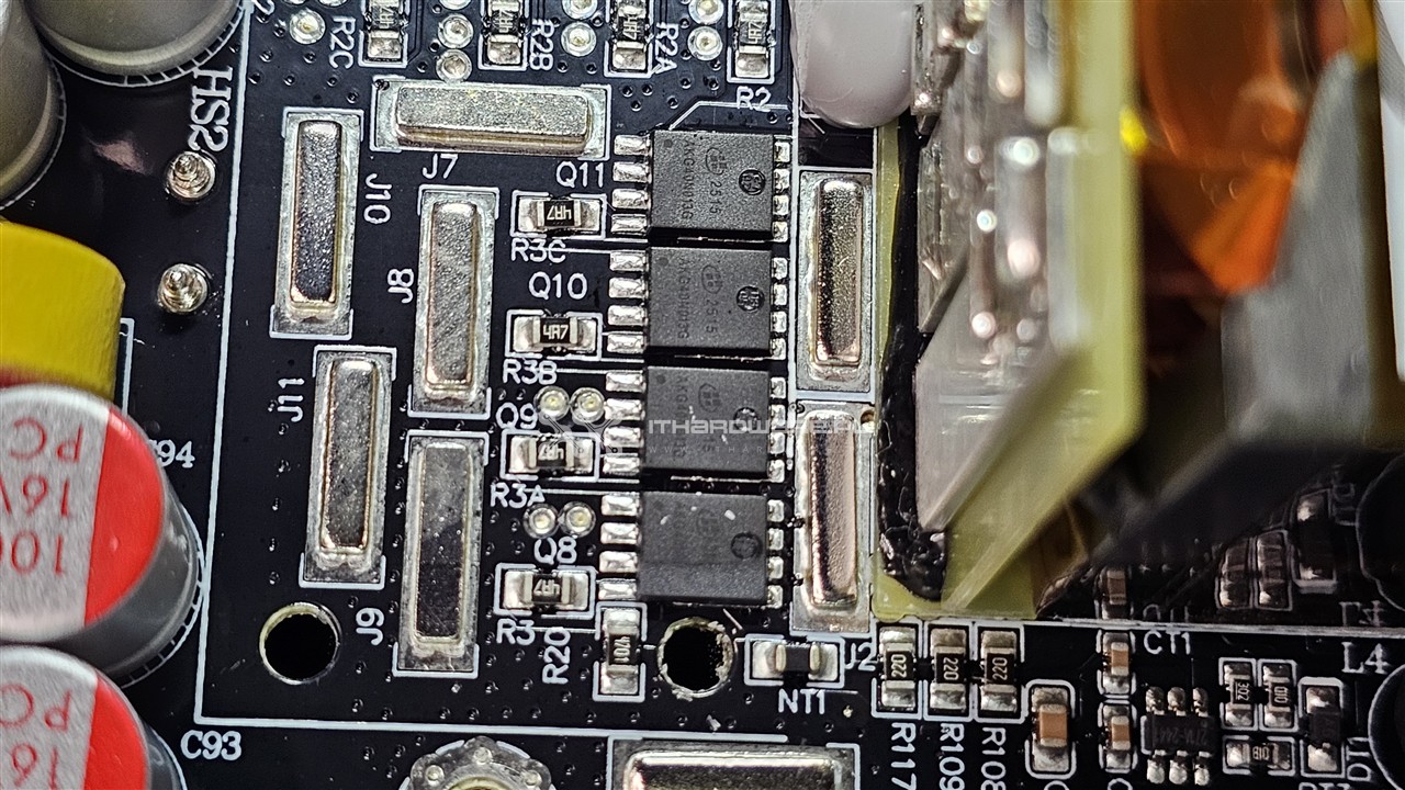 SMX Okame G3 1200 W – strona wtórna