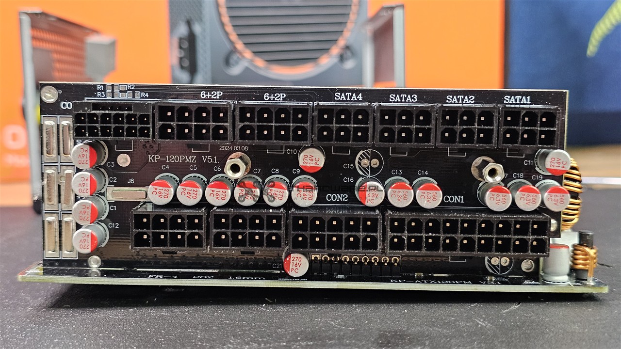 SMX Okame G3 1200 W – strona wtórna