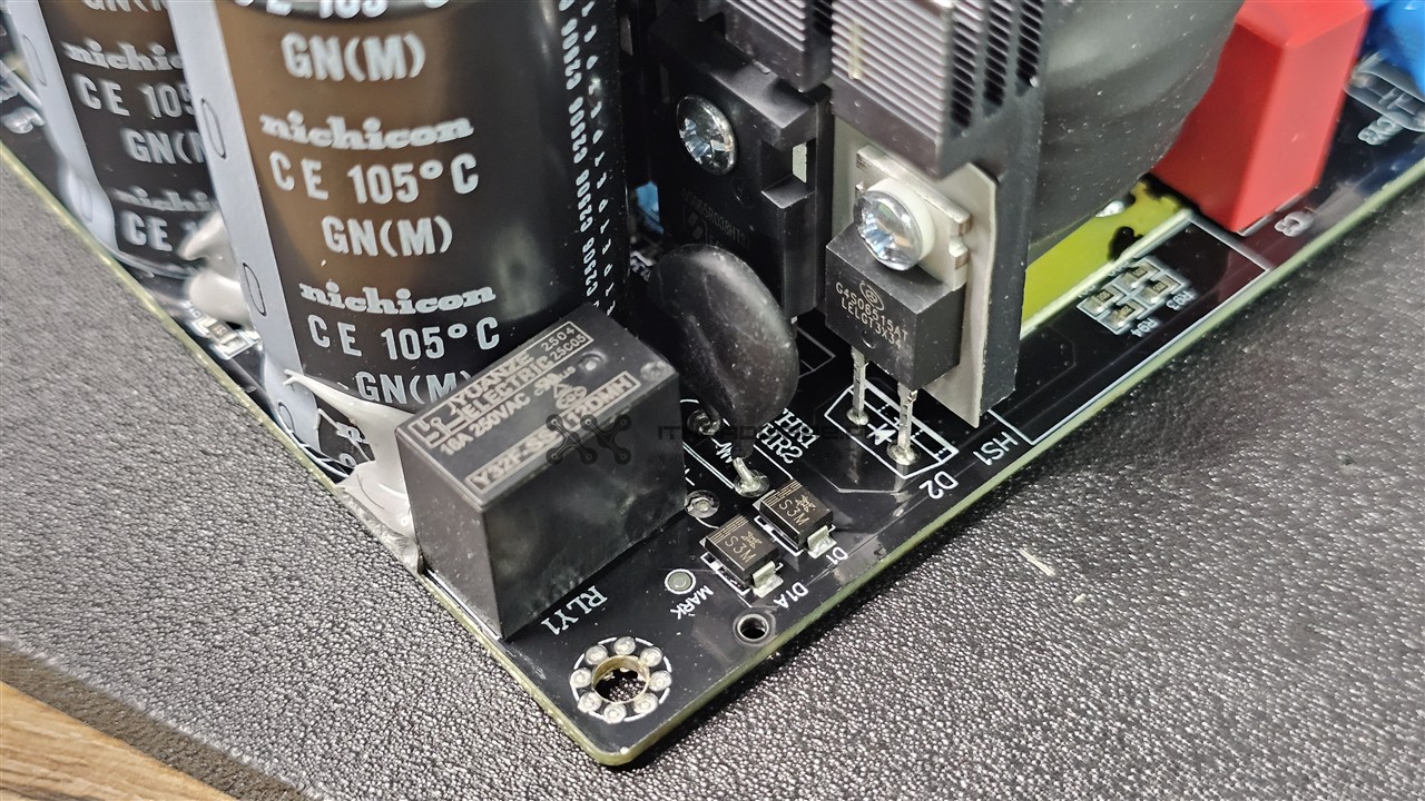 SMX Okame G3 1200 W – strona pierwotna