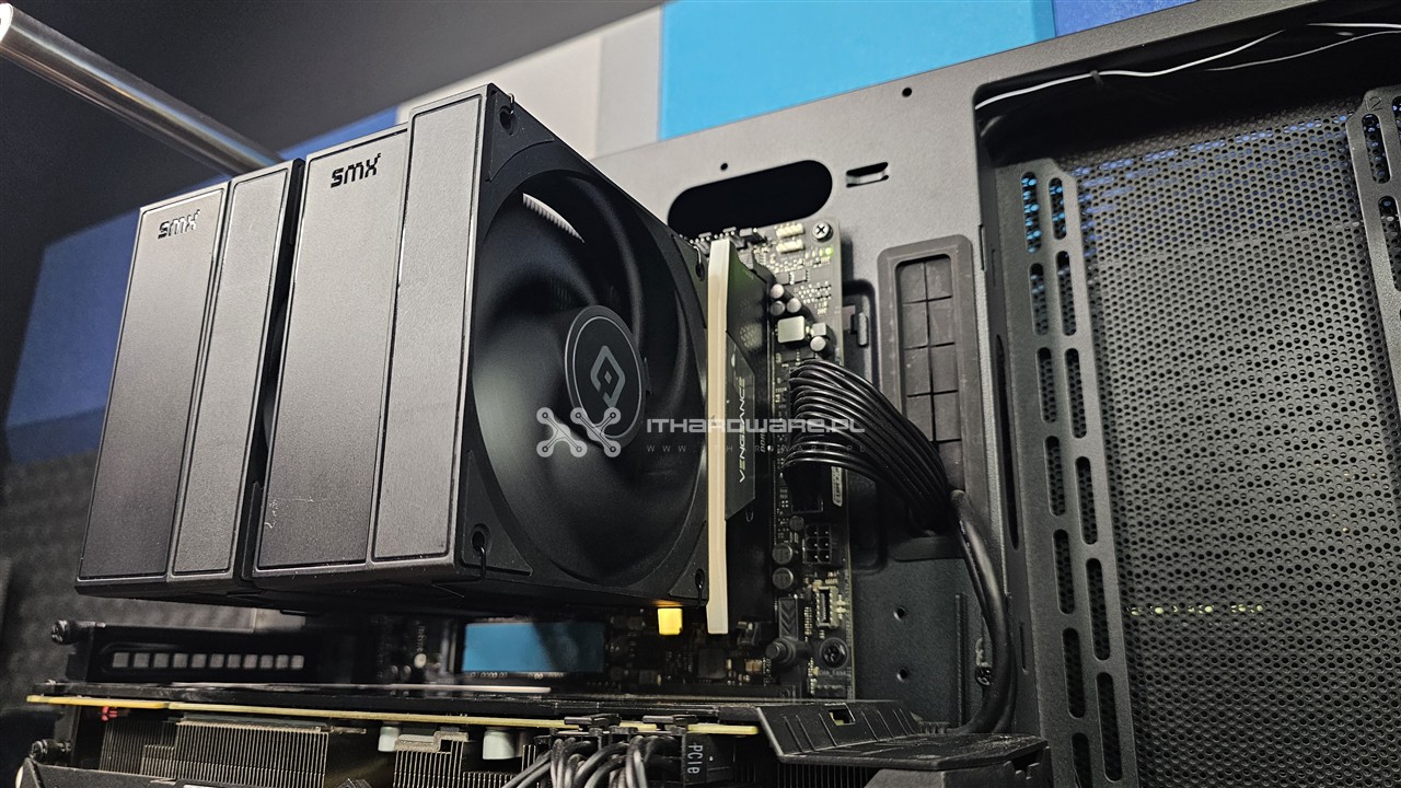 SMX Taifu – zamontowany na płycie