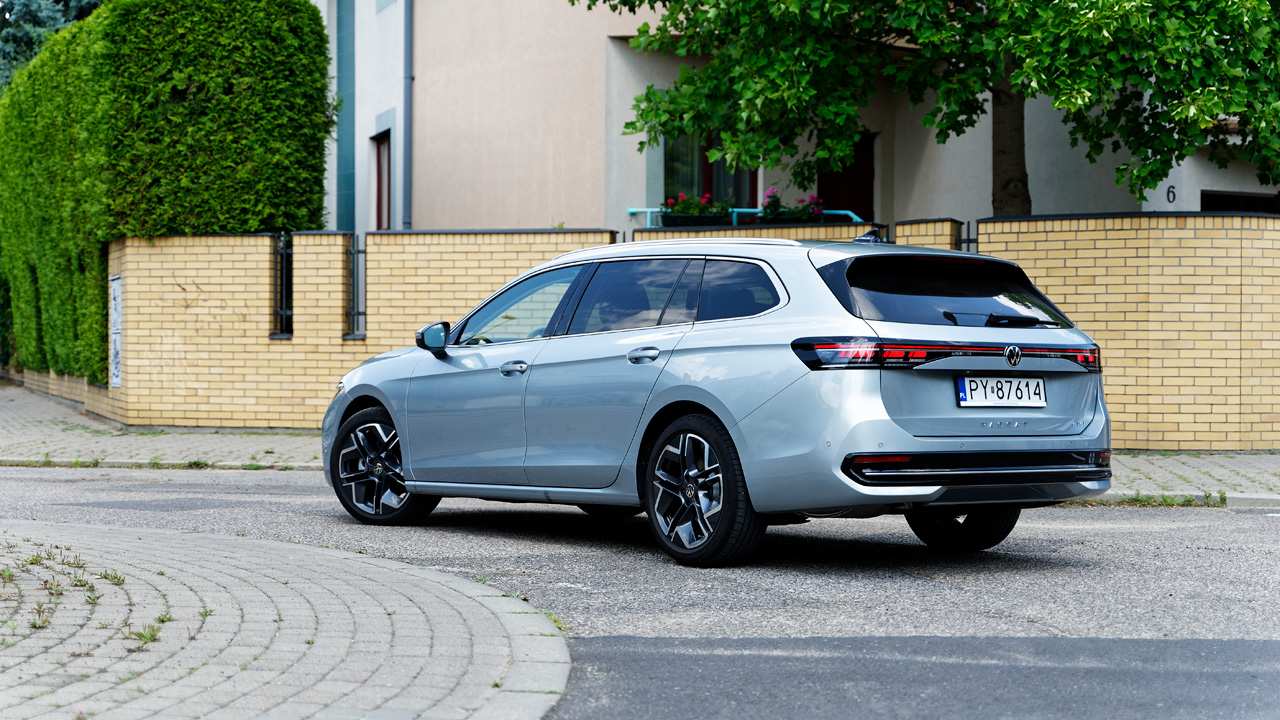 Benzynowy Volkswagen Passat 1.5 eTSI MHEV DSG