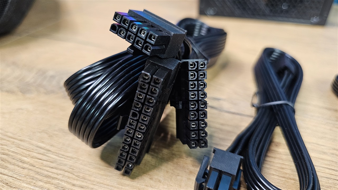 Modecom Volcano HEX 850 W Platinum