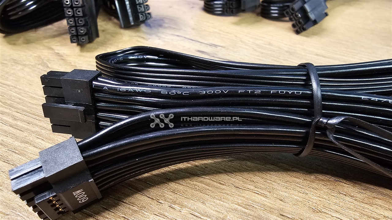 Modecom Volcano HEX 850 W Platinum