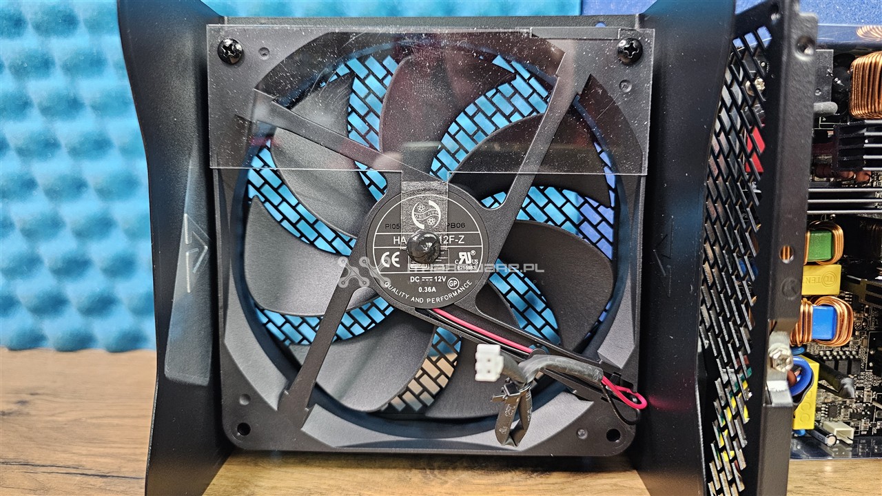 Modecom Volcano HEX 750 W Gold