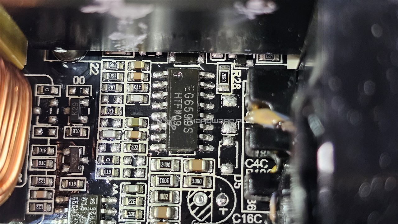 Modecom Volcano HEX 850 W Platinum