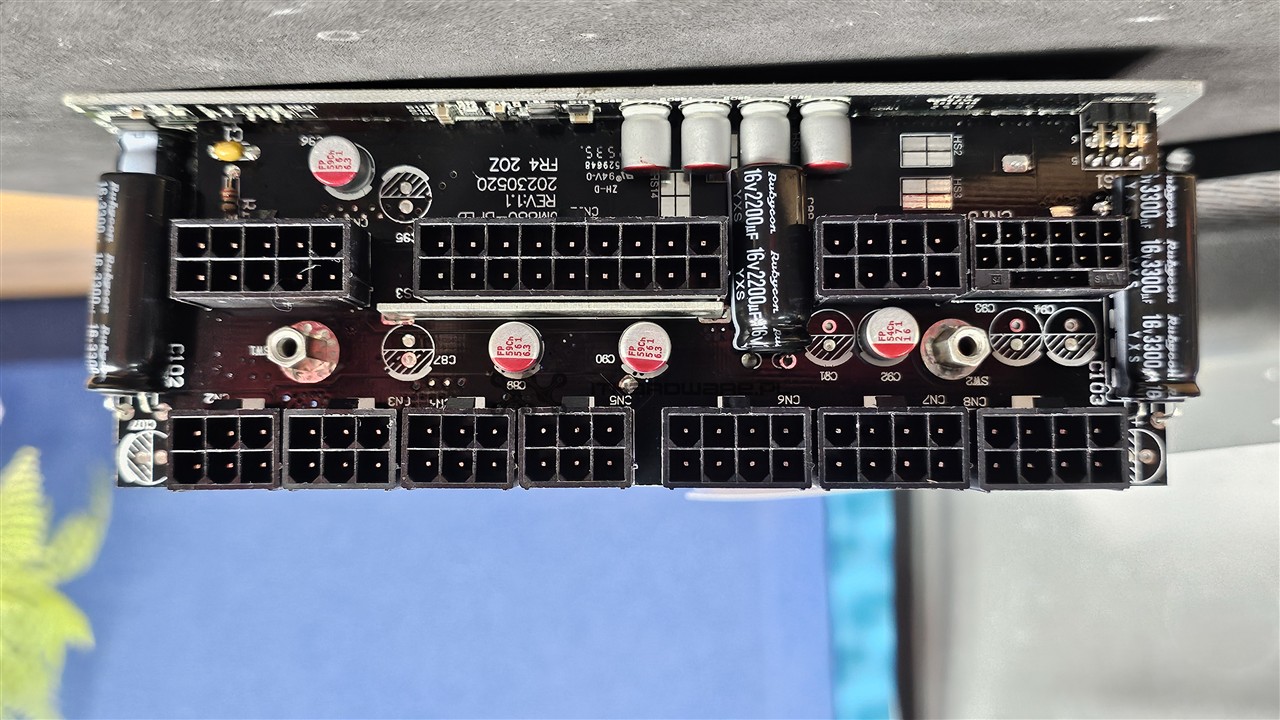 Modecom Volcano HEX 850 W Platinum